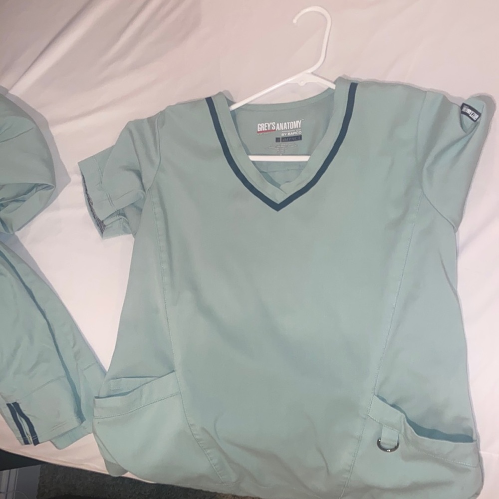 Greys Anatomy Womens scrubs, light green, size medium